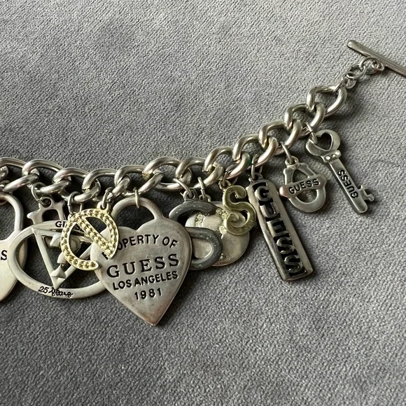 GUESS Chain Bracelet - Picture 3 of 4